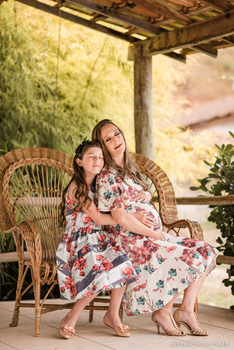 Lindo ensaio de gestante grávida feito em Ibatiba na chácara 3g feito por fotógrafos de casamento em vila velha fotógrafos de casamento em vitória fotógrafos de casamento em serra espirito santo es com por do sol e sitio fotos de familia