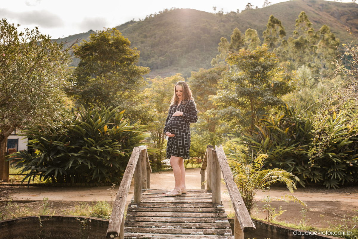 Lindo ensaio de gestante grávida feito em Ibatiba na chácara 3g feito por fotógrafos de casamento em vila velha fotógrafos de casamento em vitória fotógrafos de casamento em serra espirito santo es com por do sol e sitio fotos de familiaLindo ensaio de ge