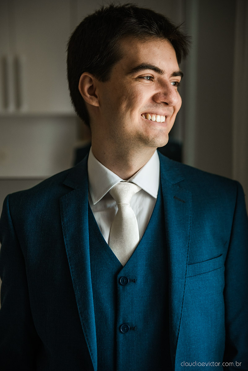 Casamento drive in realizado no Restaurante Ninho da Roxinha Nova Almeida fotógrafos de casamento em vila velha fotógrafos de casamento em vitória fotógrafos de casamento do espirito santo es com noivo noiva mini wedding na pandemia buquê vestido de noiva