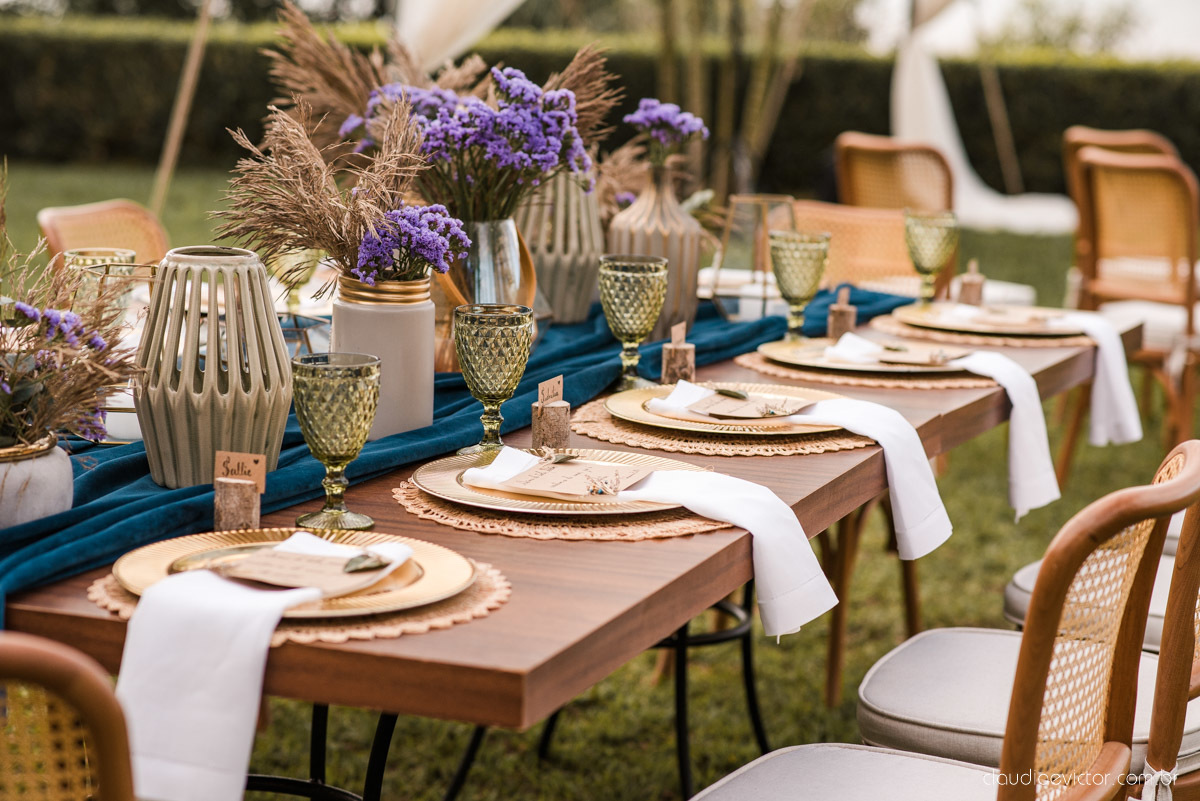 Casamento drive in realizado no Restaurante Ninho da Roxinha Nova Almeida fotógrafos de casamento em vila velha fotógrafos de casamento em vitória fotógrafos de casamento do espirito santo es com noivo noiva mini wedding na pandemia buquê vestido de noiva