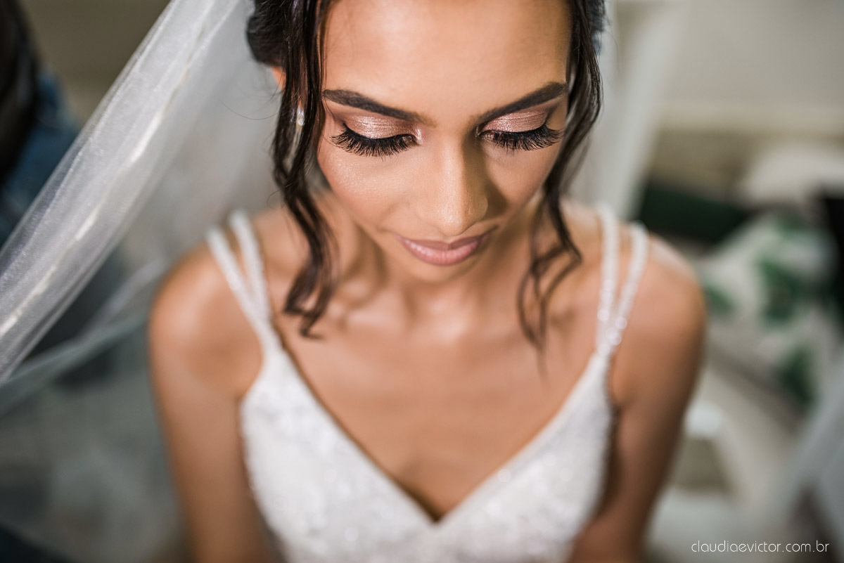 Casamento drive in realizado no Restaurante Ninho da Roxinha Nova Almeida fotógrafos de casamento em vila velha fotógrafos de casamento em vitória fotógrafos de casamento do espirito santo es com noivo noiva mini wedding na pandemia buquê vestido de noiva