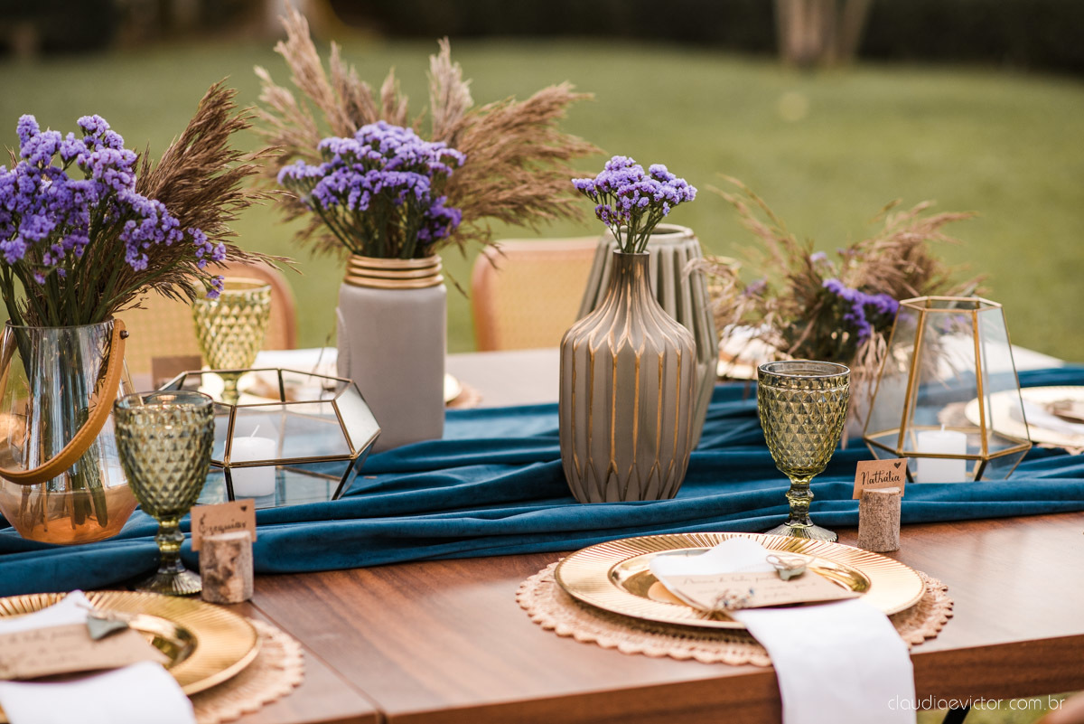 Casamento drive in realizado no Restaurante Ninho da Roxinha Nova Almeida fotógrafos de casamento em vila velha fotógrafos de casamento em vitória fotógrafos de casamento do espirito santo es com noivo noiva mini wedding na pandemia buquê vestido de noiva