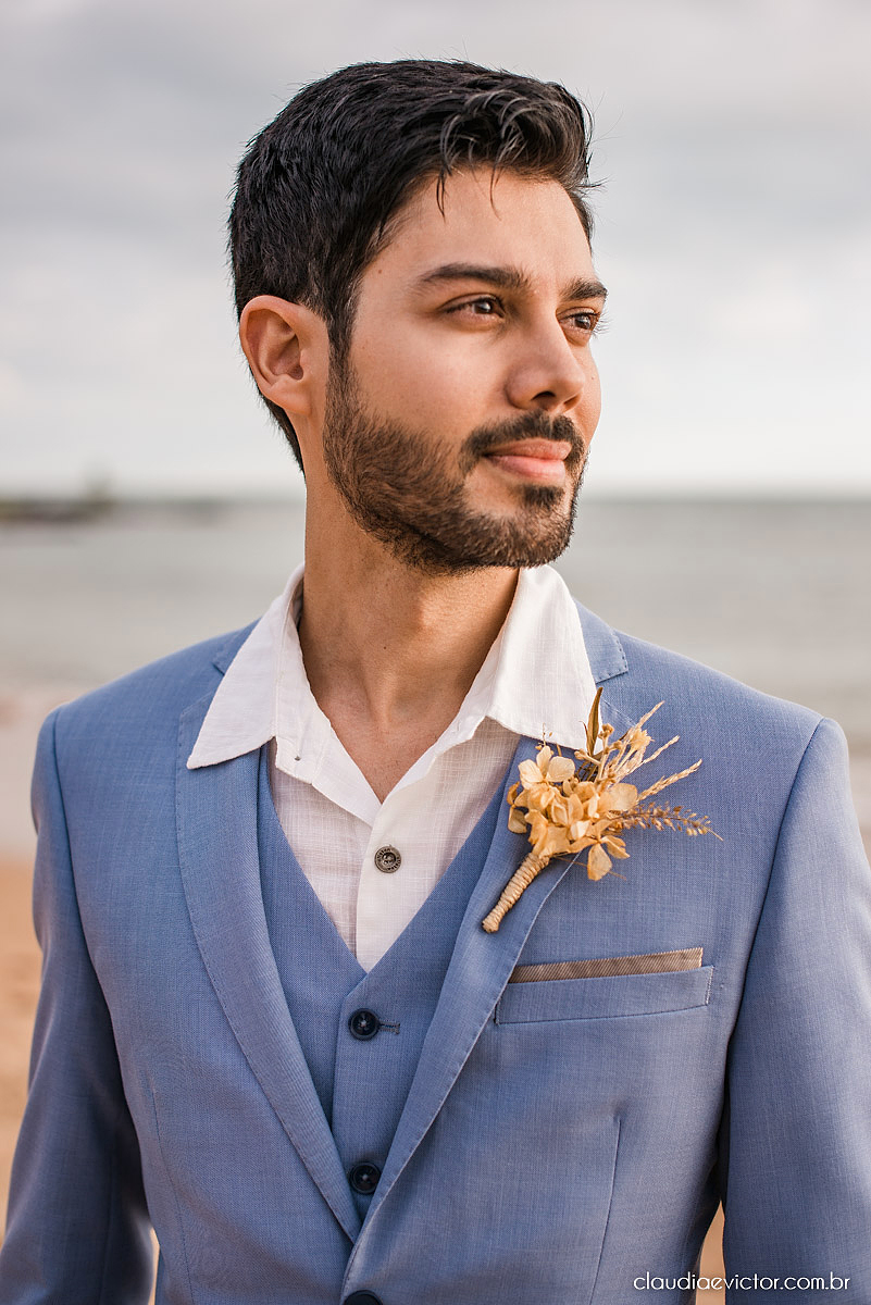 Casamento mini wedding elopment wedding fotógrafos de casamento em vila velha fotógrafos de casamento em vitória na praia Boca da Baleia Castelhanos Anchieta espirito santo es com noivo noiva buquê vestido de noiva e decoração na praia covid-19 Pandemia