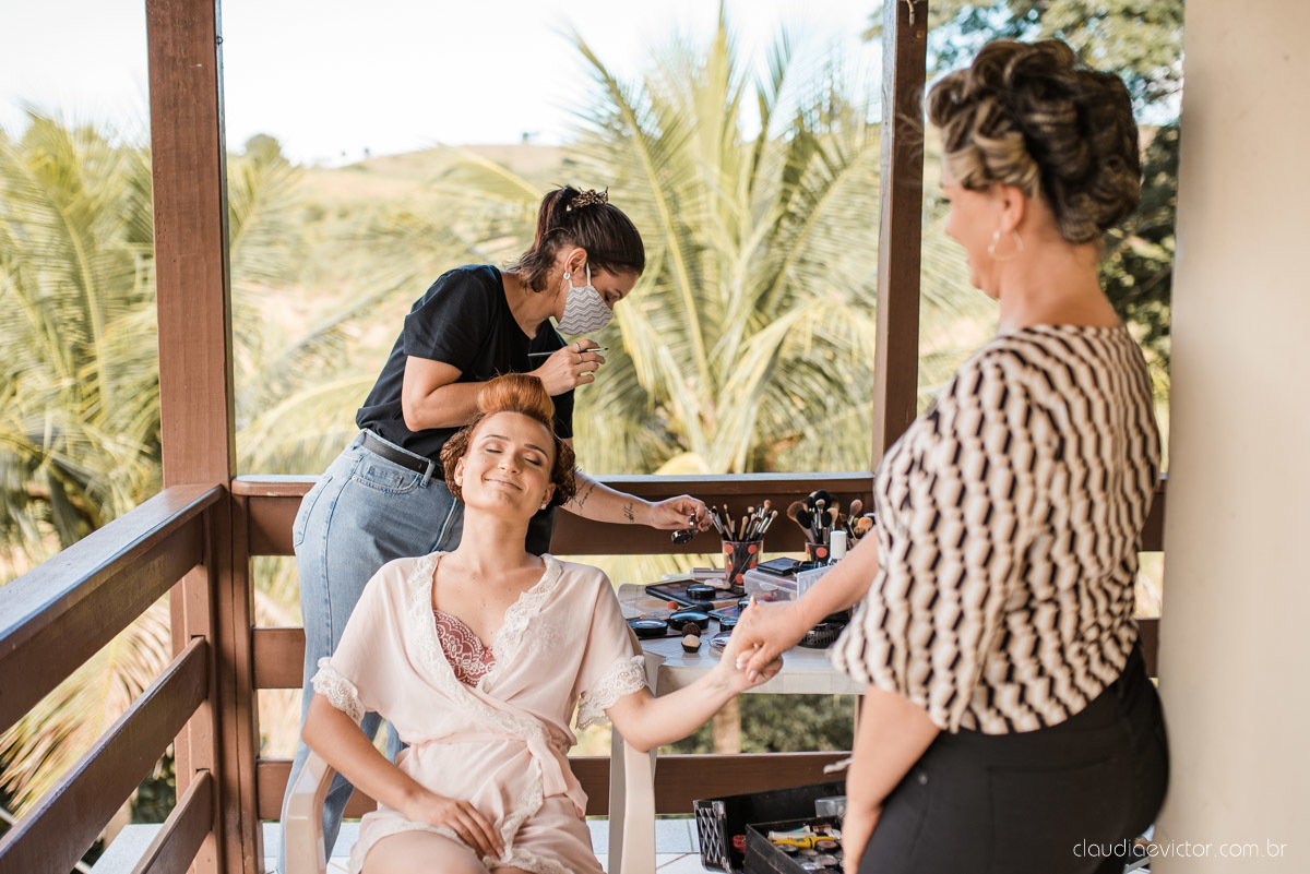 casamento ao ar livre mini wedding no sitio noivo noiva vestido de noiva buquê fotógrafo de casamento em vila velha fotógrafo de casamento em vitória espirito santo es fotógrafo de casamento em guarapari fim de tarde decoração de casamento