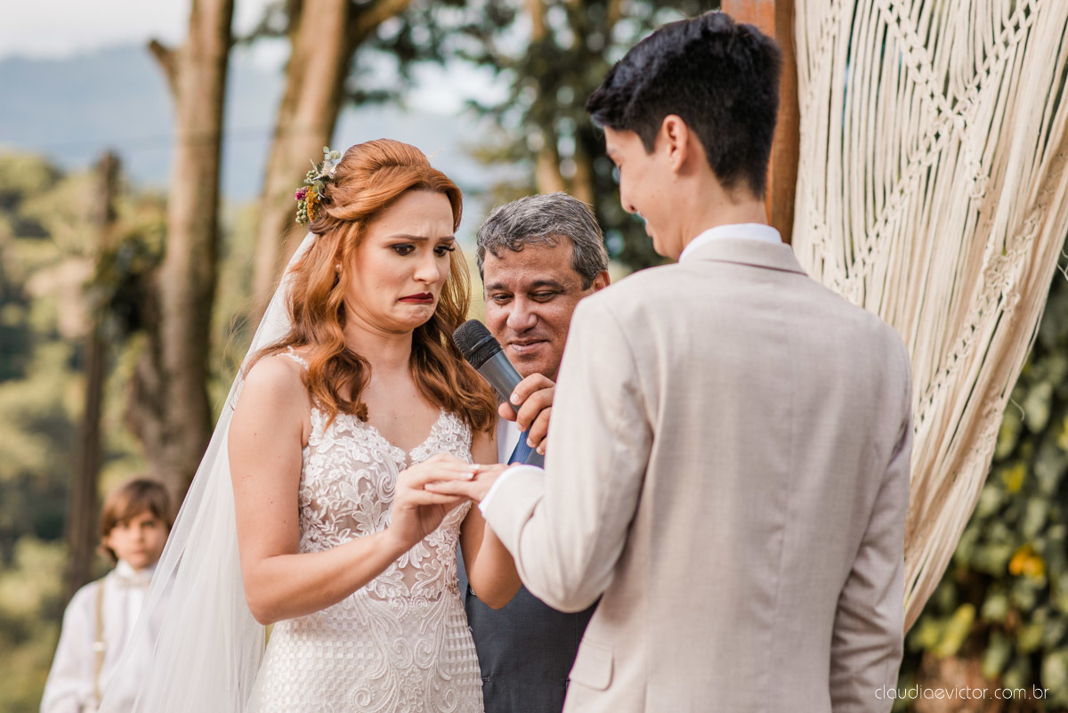 casamento ao ar livre mini wedding no sitio noivo noiva vestido de noiva buquê fotógrafo de casamento em vila velha fotógrafo de casamento em vitória espirito santo es fotógrafo de casamento em guarapari fim de tarde decoração de casamento