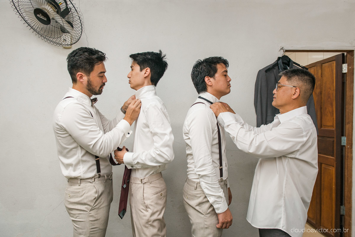 casamento ao ar livre mini wedding no sitio noivo noiva vestido de noiva buquê fotógrafo de casamento em vila velha fotógrafo de casamento em vitória espirito santo es fotógrafo de casamento em guarapari fim de tarde decoração de casamento