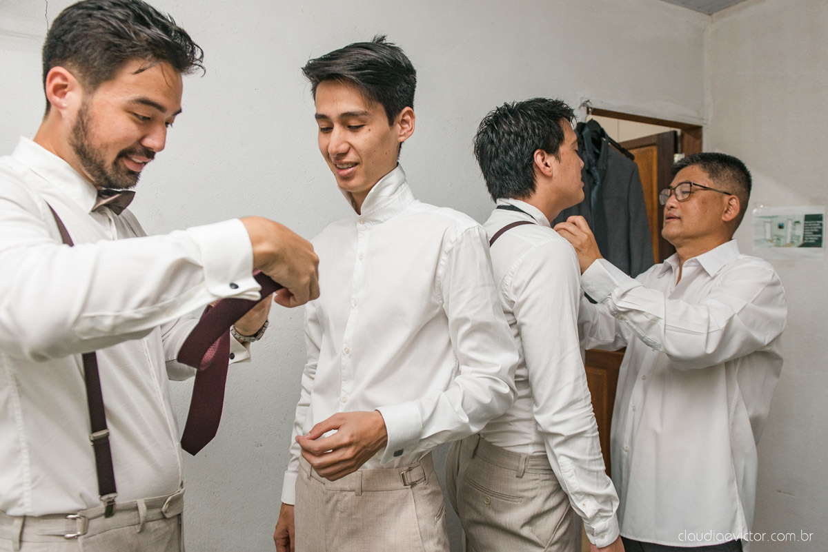 casamento ao ar livre mini wedding no sitio noivo noiva vestido de noiva buquê fotógrafo de casamento em vila velha fotógrafo de casamento em vitória espirito santo es fotógrafo de casamento em guarapari fim de tarde decoração de casamento