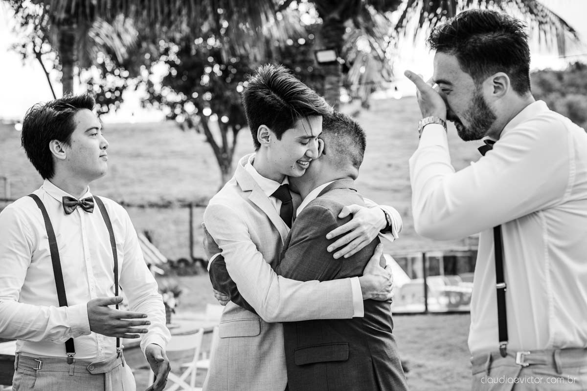 casamento ao ar livre mini wedding no sitio noivo noiva vestido de noiva buquê fotógrafo de casamento em vila velha fotógrafo de casamento em vitória espirito santo es fotógrafo de casamento em guarapari fim de tarde decoração de casamento