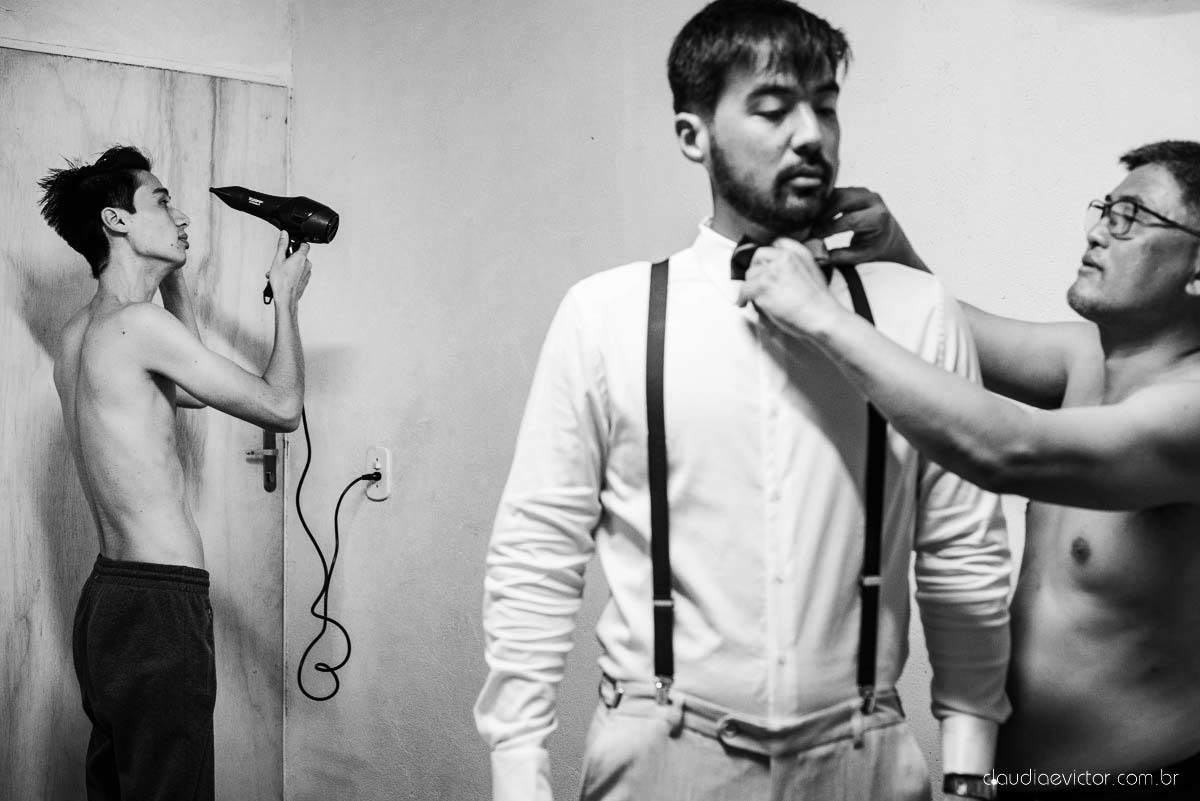 casamento ao ar livre mini wedding no sitio noivo noiva vestido de noiva buquê fotógrafo de casamento em vila velha fotógrafo de casamento em vitória espirito santo es fotógrafo de casamento em guarapari fim de tarde decoração de casamento