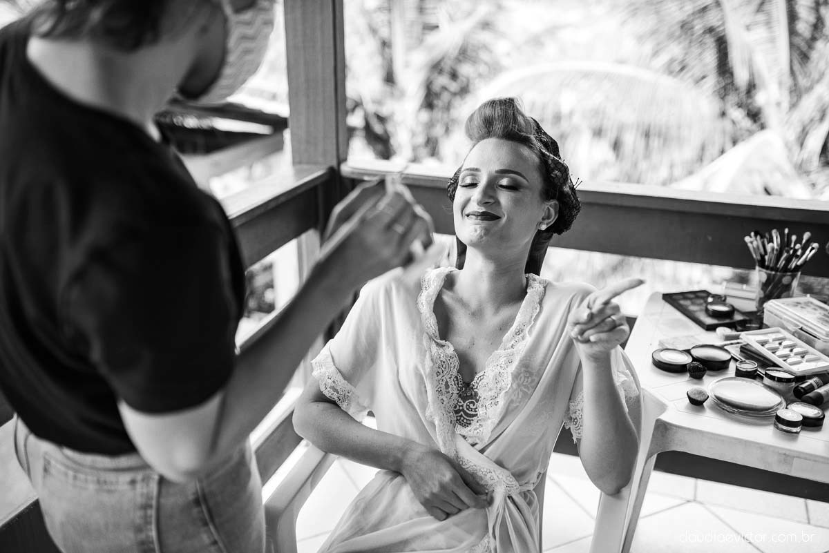 casamento ao ar livre mini wedding no sitio noivo noiva vestido de noiva buquê fotógrafo de casamento em vila velha fotógrafo de casamento em vitória espirito santo es fotógrafo de casamento em guarapari fim de tarde decoração de casamento