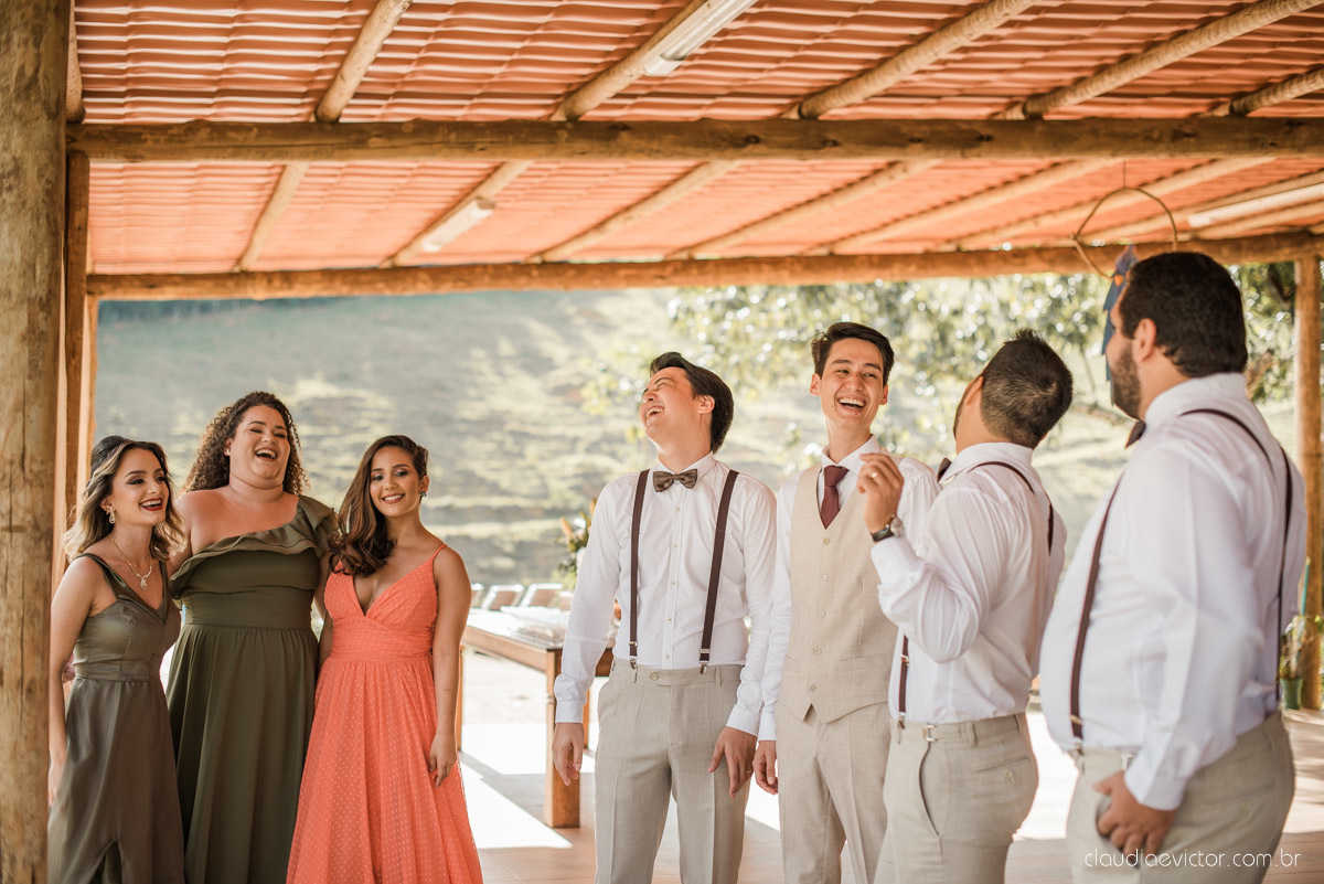 casamento ao ar livre mini wedding no sitio noivo noiva vestido de noiva buquê fotógrafo de casamento em vila velha fotógrafo de casamento em vitória espirito santo es fotógrafo de casamento em guarapari fim de tarde decoração de casamento