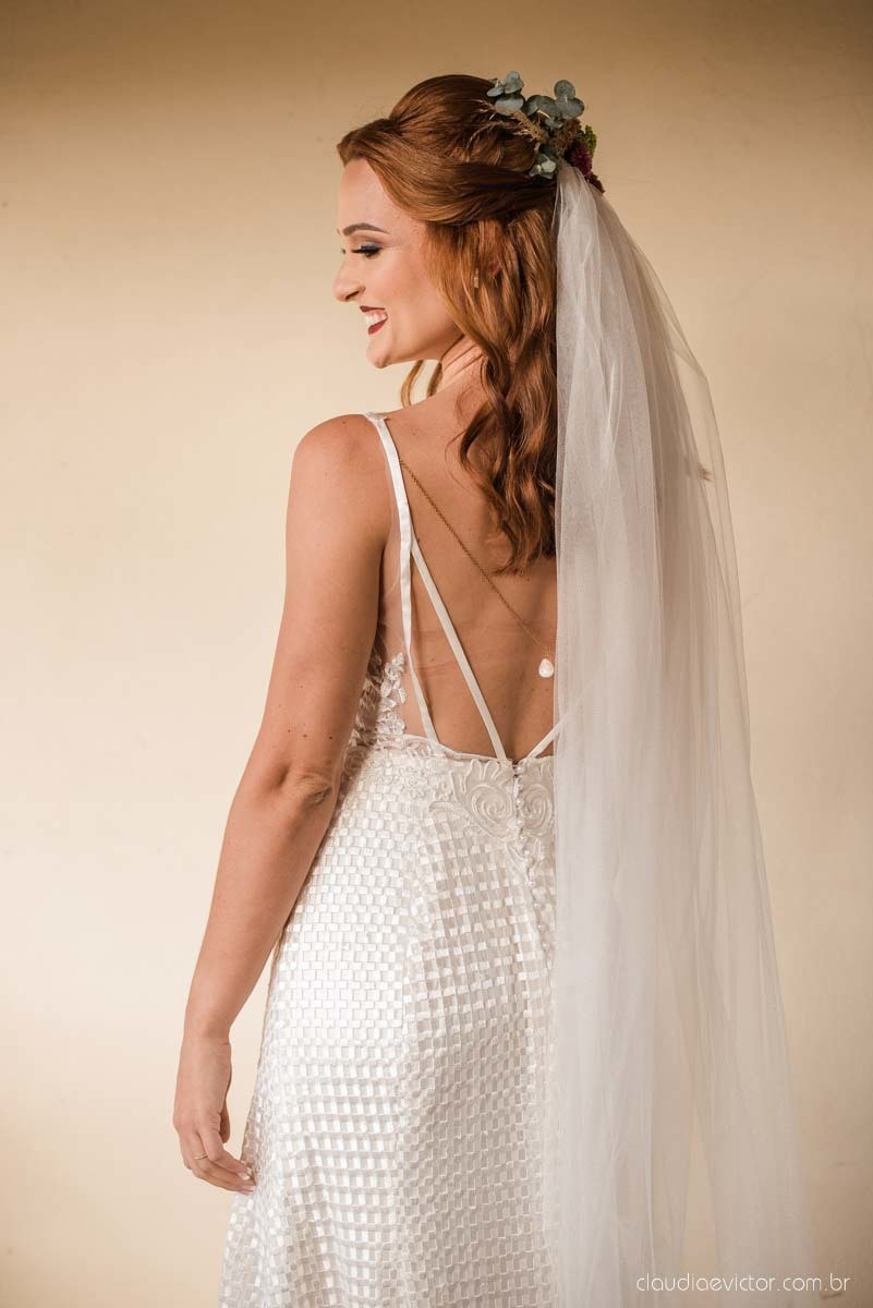 casamento ao ar livre mini wedding no sitio noivo noiva vestido de noiva buquê fotógrafo de casamento em vila velha fotógrafo de casamento em vitória espirito santo es fotógrafo de casamento em guarapari fim de tarde decoração de casamento