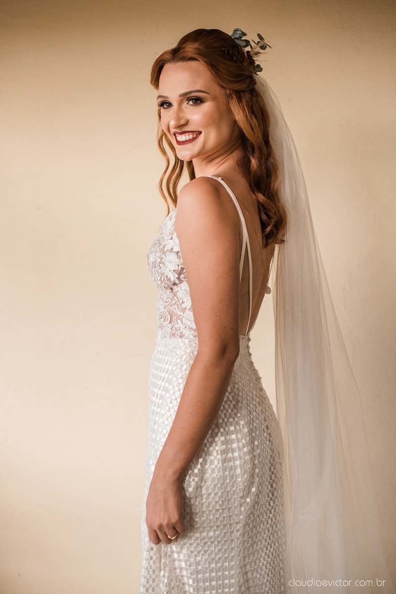 casamento ao ar livre mini wedding no sitio noivo noiva vestido de noiva buquê fotógrafo de casamento em vila velha fotógrafo de casamento em vitória espirito santo es fotógrafo de casamento em guarapari fim de tarde decoração de casamento