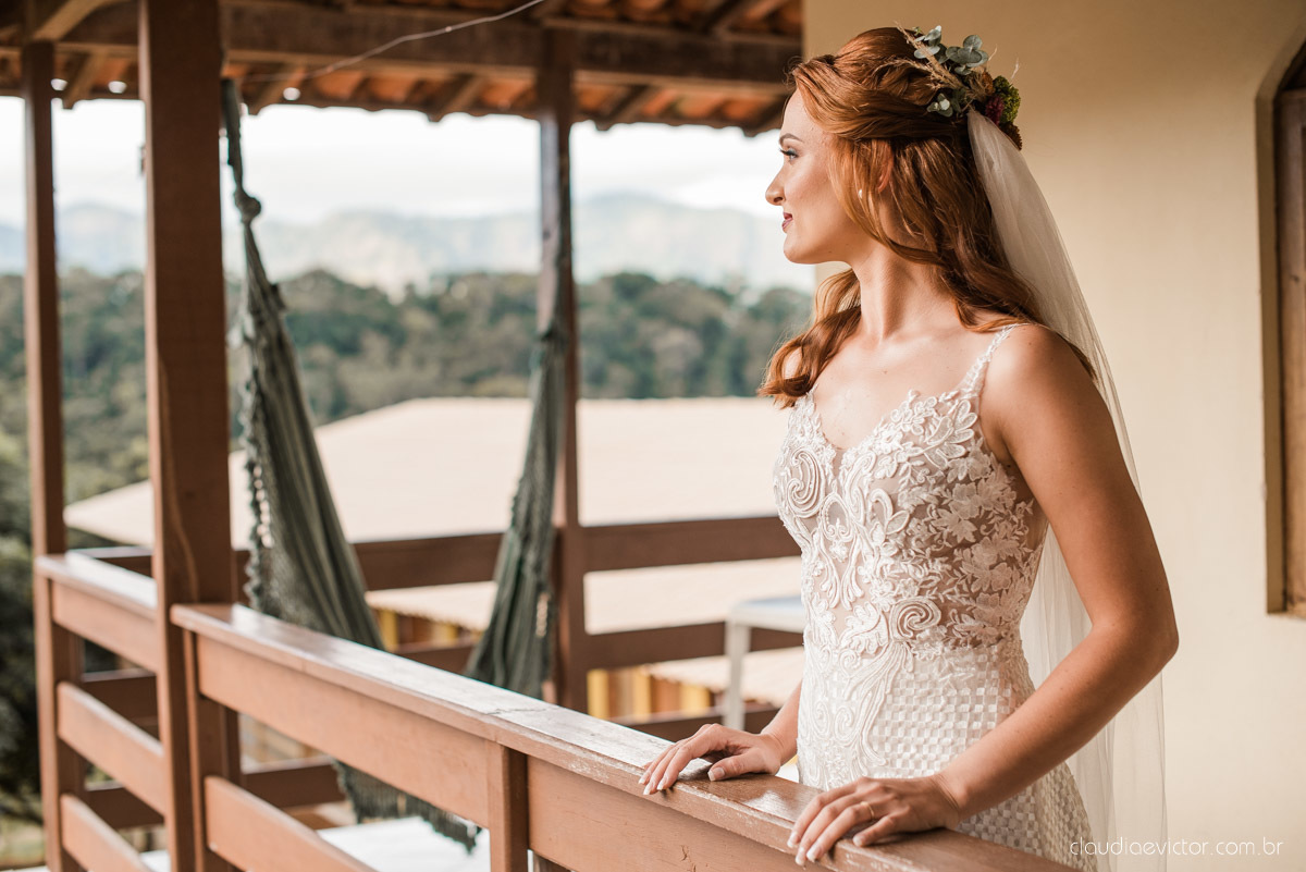 casamento ao ar livre mini wedding no sitio noivo noiva vestido de noiva buquê fotógrafo de casamento em vila velha fotógrafo de casamento em vitória espirito santo es fotógrafo de casamento em guarapari fim de tarde decoração de casamento