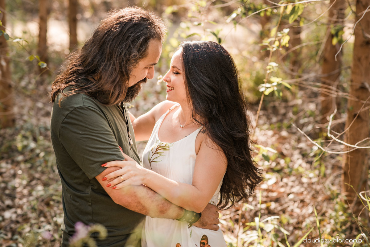 Ensaio de casal Bodas com motocicleta moto Harley-davidson HD HOG noivo noiva fotógrafos de casamento em Vila Velha fotógrafos de casamento em vitória espirito santo es por do sol Fundão Praia Grande estilo motociclista motoclube pre wedding