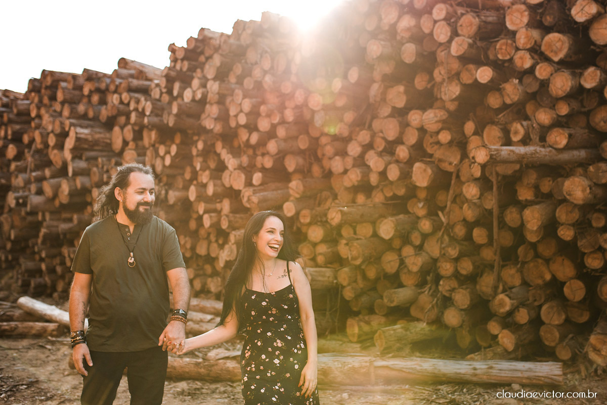 Ensaio de casal Bodas com motocicleta moto Harley-davidson HD HOG noivo noiva fotógrafos de casamento em Vila Velha fotógrafos de casamento em vitória espirito santo es por do sol Fundão Praia Grande estilo motociclista motoclube pre wedding