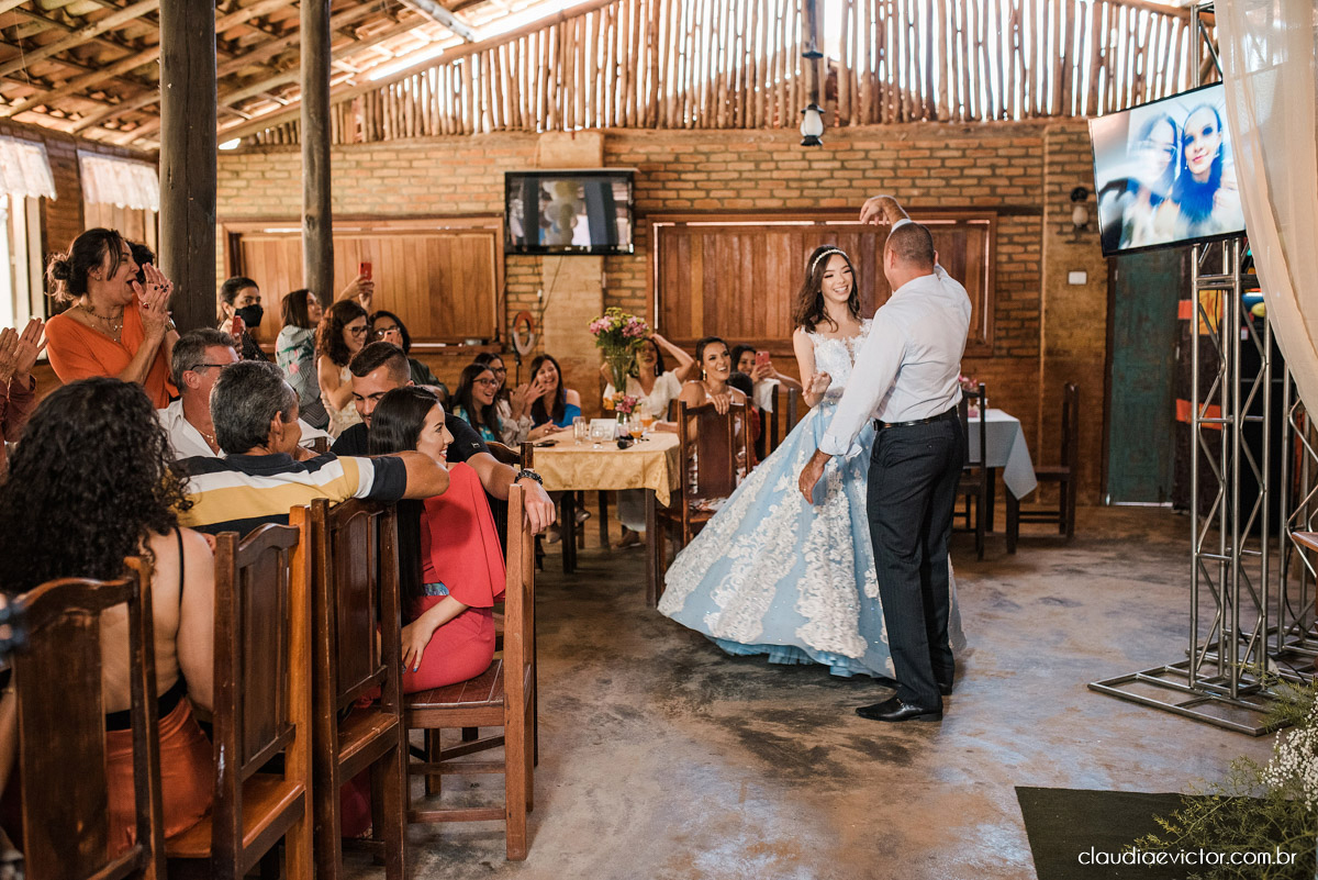 aniversário de 15 anos debutante no restaurante vovó rosinha ibatiba espirito santo fotógrafos de casamento em vila velha fotógrafos de casamento em vitória espirito santo es fotógrafos de casamento em Ibatiba Caparaó bailarina casarão