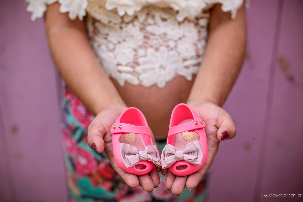 Book de gestante no campo com Fotografias lindas de gravida em ibatiba, por fotógrafos de casamento de Vila Velha fotógrafos de casamento de Vitória fotógrafos de casamento de Serra Espirito Santo ES, com amor e registrando o sonho de ser mãe.