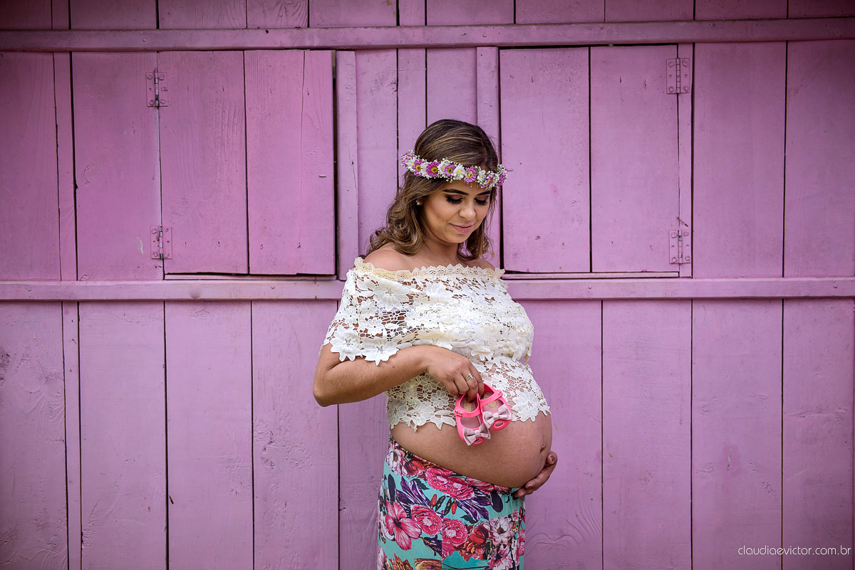 Book de gestante no campo com Fotografias lindas de gravida em ibatiba, por fotógrafos de casamento de Vila Velha fotógrafos de casamento de Vitória fotógrafos de casamento de Serra Espirito Santo ES, com amor e registrando o sonho de ser mãe.