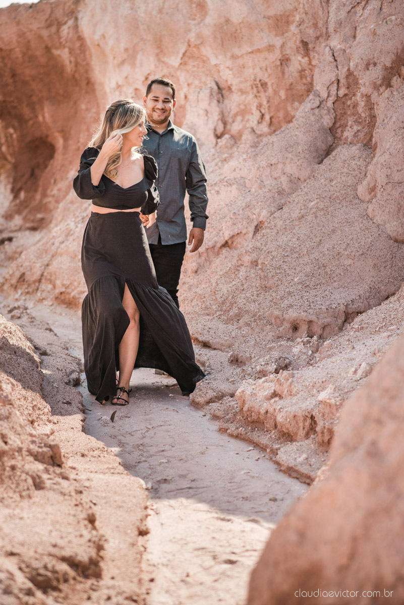 ensaio de casal pre wedding pré-casamento de casamento em serra manguinhos bar maresias fotógrafo de casamento em vila velha fotógrafo de casamento em vitória fotógrafo de casamento em aracruz noivo noiva por do sol fim de tarde cânion