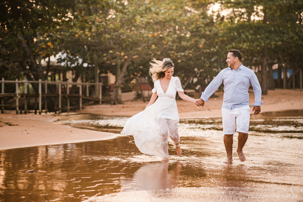 ensaio de casal pre wedding pré-casamento de casamento em serra manguinhos bar maresias fotógrafo de casamento em vila velha fotógrafo de casamento em vitória fotógrafo de casamento em aracruz noivo noiva por do sol fim de tarde cânion