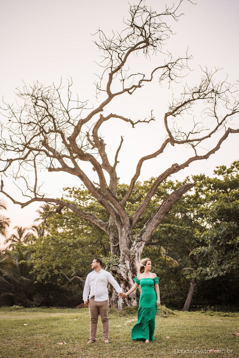 ensaio de casal pre wedding pré-casamento de casamento em serra manguinhos bar maresias fotógrafo de casamento em vila velha fotógrafo de casamento em vitória fotógrafo de casamento em aracruz noivo noiva por do sol fim de tarde cânion