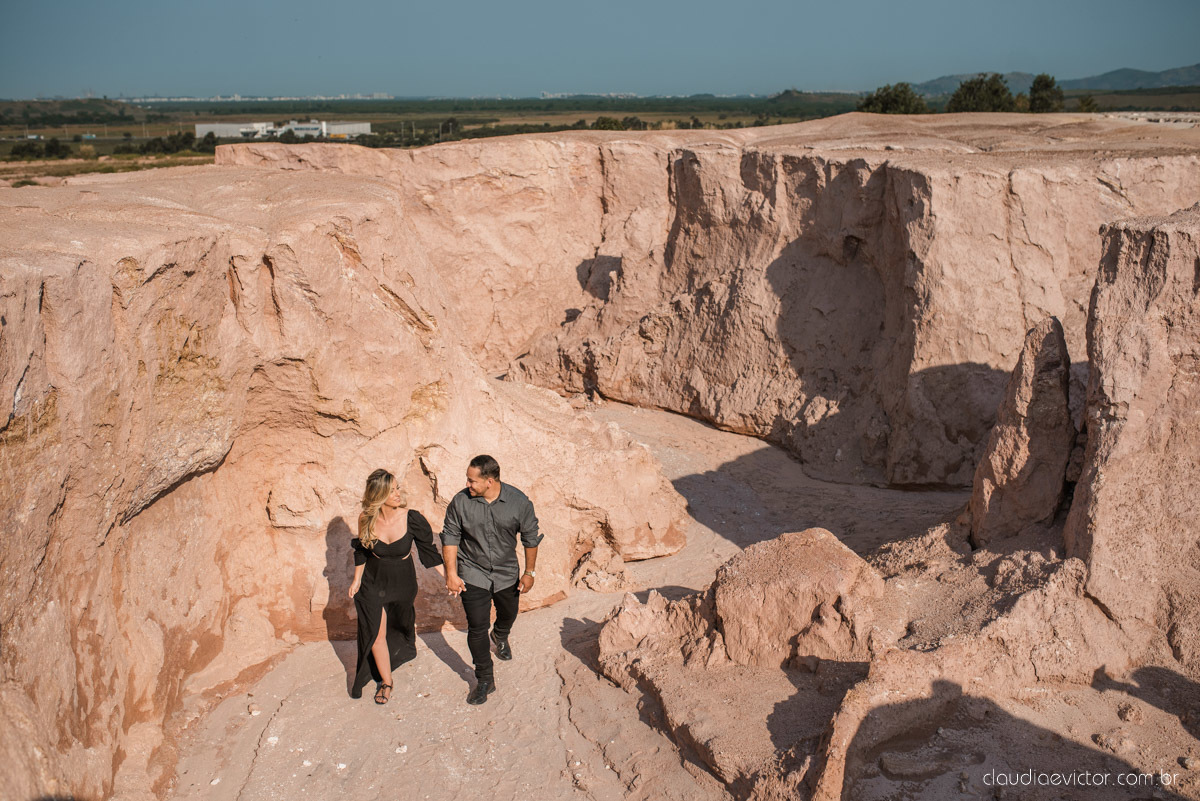 ensaio de casal pre wedding pré-casamento de casamento em serra manguinhos bar maresias fotógrafo de casamento em vila velha fotógrafo de casamento em vitória fotógrafo de casamento em aracruz noivo noiva por do sol fim de tarde cânion