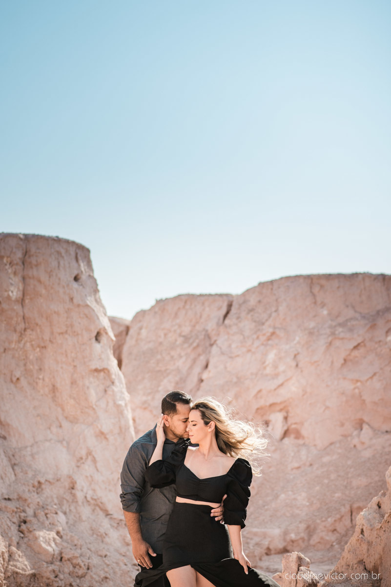 ensaio de casal pre wedding pré-casamento de casamento em serra manguinhos bar maresias fotógrafo de casamento em vila velha fotógrafo de casamento em vitória fotógrafo de casamento em aracruz noivo noiva por do sol fim de tarde cânion