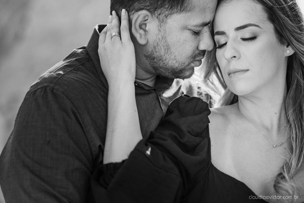 ensaio de casal pre wedding pré-casamento de casamento em serra manguinhos bar maresias fotógrafo de casamento em vila velha fotógrafo de casamento em vitória fotógrafo de casamento em aracruz noivo noiva por do sol fim de tarde cânion