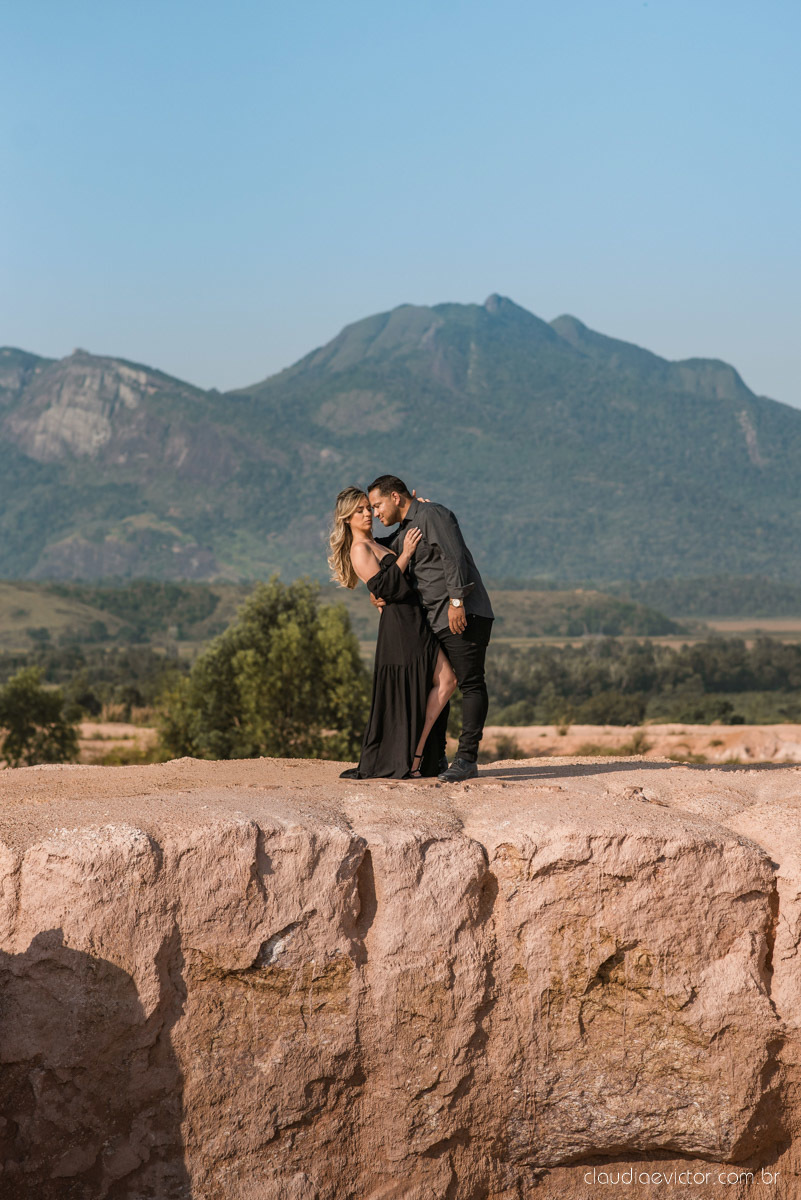 ensaio de casal pre wedding pré-casamento de casamento em serra manguinhos bar maresias fotógrafo de casamento em vila velha fotógrafo de casamento em vitória fotógrafo de casamento em aracruz noivo noiva por do sol fim de tarde cânion