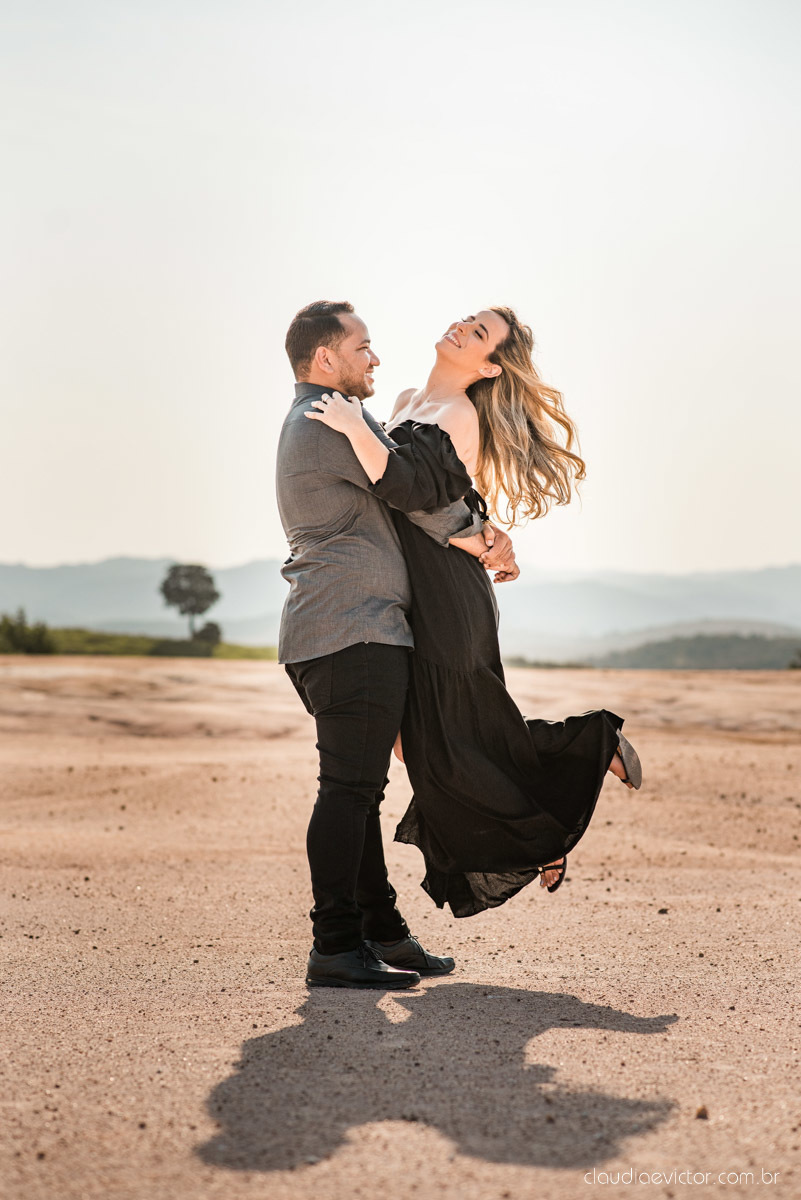 ensaio de casal pre wedding pré-casamento de casamento em serra manguinhos bar maresias fotógrafo de casamento em vila velha fotógrafo de casamento em vitória fotógrafo de casamento em aracruz noivo noiva por do sol fim de tarde cânion