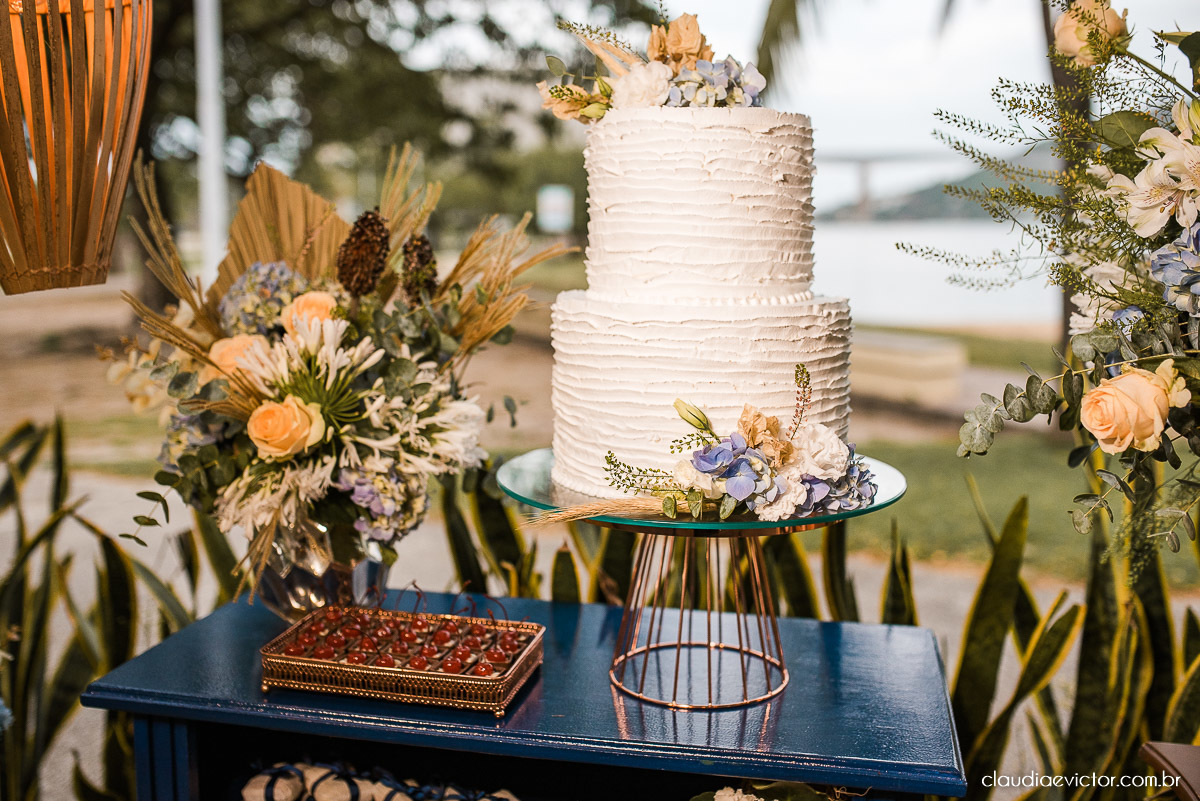 Casamento estilo mini wedding na praça do papa Gourmet noivo noiva casamento fotógrafo de casamento em vila velha fotógrafo de casamento em vitória fotógrafo de casamento espirito santo es vestido buquê decoração de casamento ao ar livre