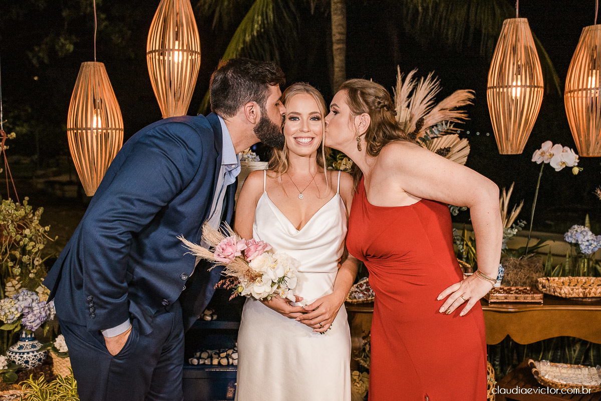 Casamento estilo mini wedding na praça do papa Gourmet noivo noiva casamento fotógrafo de casamento em vila velha fotógrafo de casamento em vitória fotógrafo de casamento espirito santo es vestido buquê decoração de casamento ao ar livre