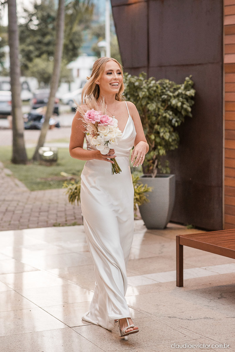 Casamento estilo mini wedding na praça do papa Gourmet noivo noiva casamento fotógrafo de casamento em vila velha fotógrafo de casamento em vitória fotógrafo de casamento espirito santo es vestido buquê decoração de casamento ao ar livre