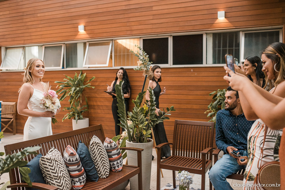 Casamento estilo mini wedding na praça do papa Gourmet noivo noiva casamento fotógrafo de casamento em vila velha fotógrafo de casamento em vitória fotógrafo de casamento espirito santo es vestido buquê decoração de casamento ao ar livre