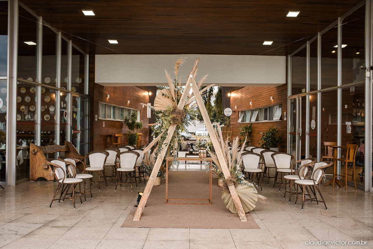 Casamento estilo mini wedding na praça do papa Gourmet noivo noiva casamento fotógrafo de casamento em vila velha fotógrafo de casamento em vitória fotógrafo de casamento espirito santo es vestido buquê decoração de casamento ao ar livre