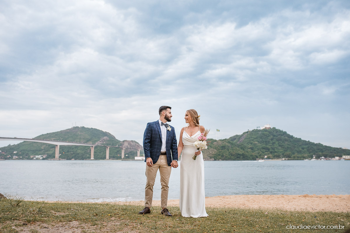 Casamento estilo mini wedding na praça do papa Gourmet noivo noiva casamento fotógrafo de casamento em vila velha fotógrafo de casamento em vitória fotógrafo de casamento espirito santo es vestido buquê decoração de casamento ao ar livre