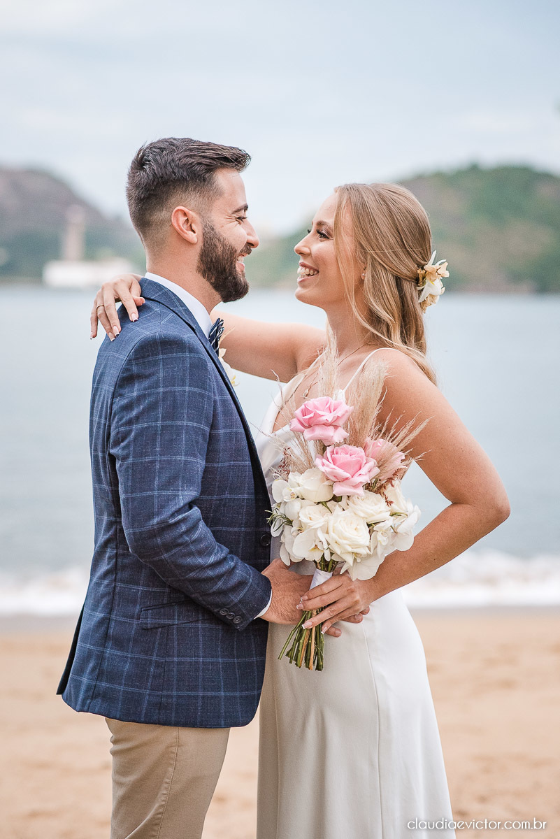 Casamento estilo mini wedding na praça do papa Gourmet noivo noiva casamento fotógrafo de casamento em vila velha fotógrafo de casamento em vitória fotógrafo de casamento espirito santo es vestido buquê decoração de casamento ao ar livre