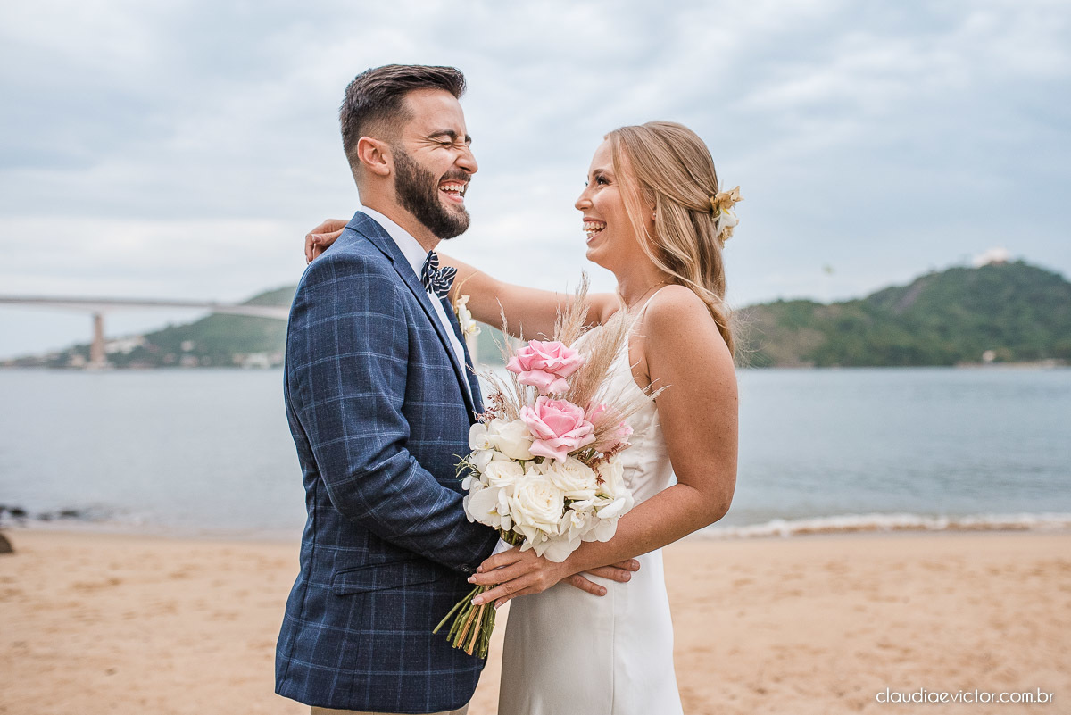 Casamento estilo mini wedding na praça do papa Gourmet noivo noiva casamento fotógrafo de casamento em vila velha fotógrafo de casamento em vitória fotógrafo de casamento espirito santo es vestido buquê decoração de casamento ao ar livre