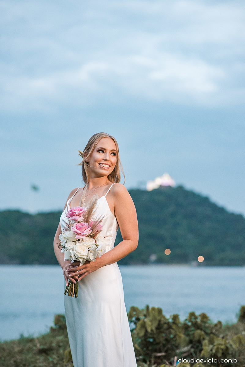 Casamento estilo mini wedding na praça do papa Gourmet noivo noiva casamento fotógrafo de casamento em vila velha fotógrafo de casamento em vitória fotógrafo de casamento espirito santo es vestido buquê decoração de casamento ao ar livre