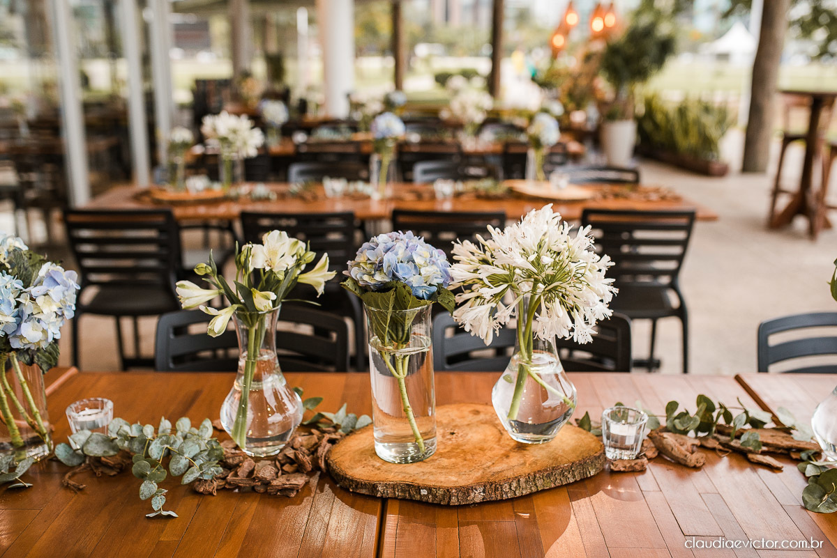 Casamento estilo mini wedding na praça do papa Gourmet noivo noiva casamento fotógrafo de casamento em vila velha fotógrafo de casamento em vitória fotógrafo de casamento espirito santo es vestido buquê decoração de casamento ao ar livre