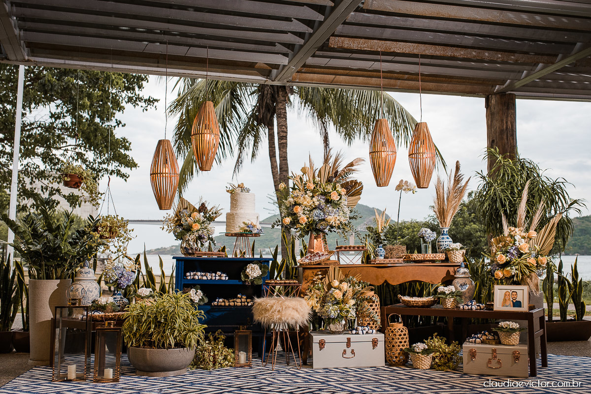 Casamento estilo mini wedding na praça do papa Gourmet noivo noiva casamento fotógrafo de casamento em vila velha fotógrafo de casamento em vitória fotógrafo de casamento espirito santo es vestido buquê decoração de casamento ao ar livre