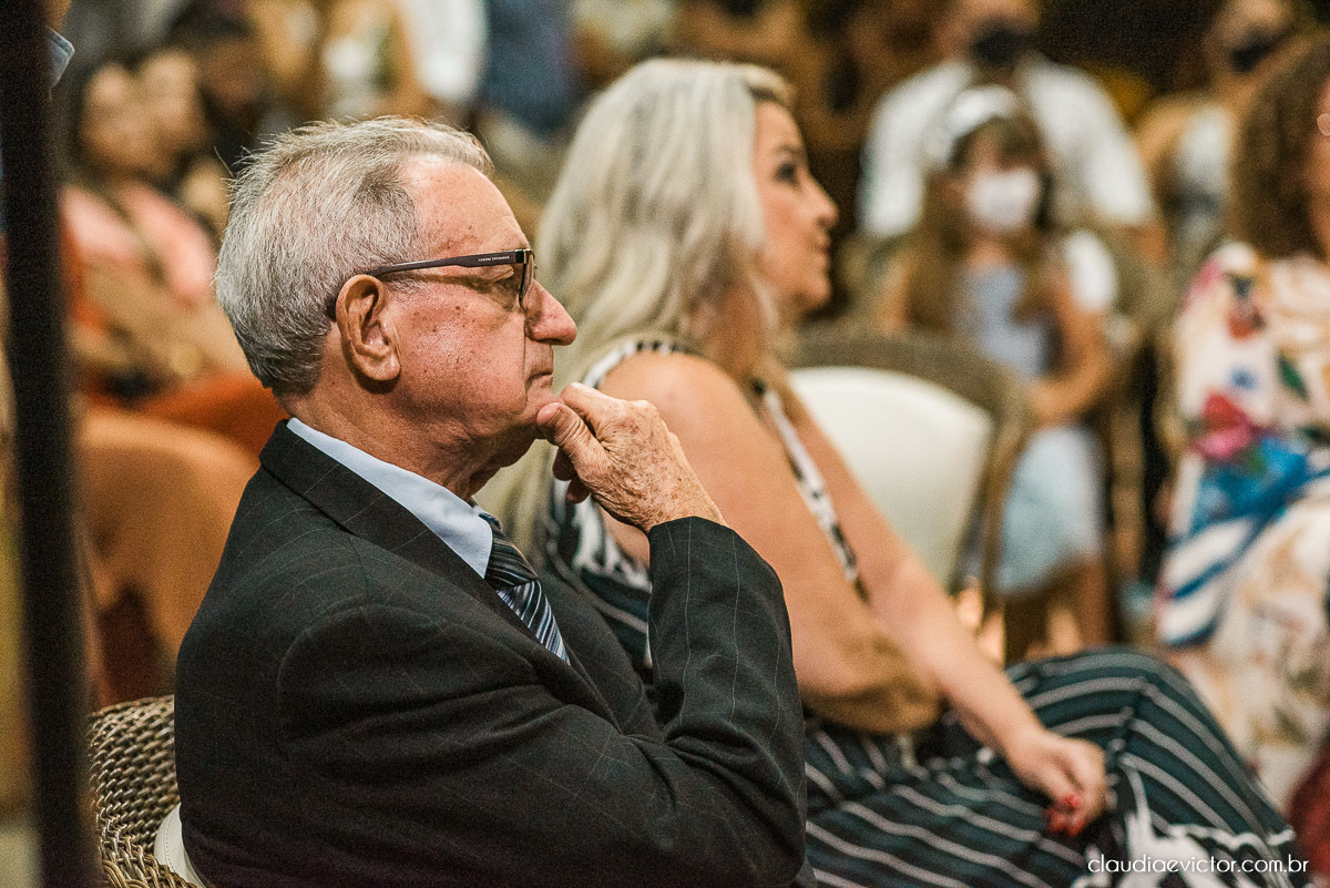 Casamento estilo mini wedding na praça do papa Gourmet noivo noiva casamento fotógrafo de casamento em vila velha fotógrafo de casamento em vitória fotógrafo de casamento espirito santo es vestido buquê decoração de casamento ao ar livre