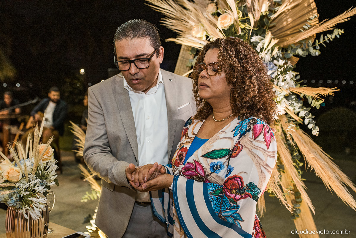 Casamento estilo mini wedding na praça do papa Gourmet noivo noiva casamento fotógrafo de casamento em vila velha fotógrafo de casamento em vitória fotógrafo de casamento espirito santo es vestido buquê decoração de casamento ao ar livre