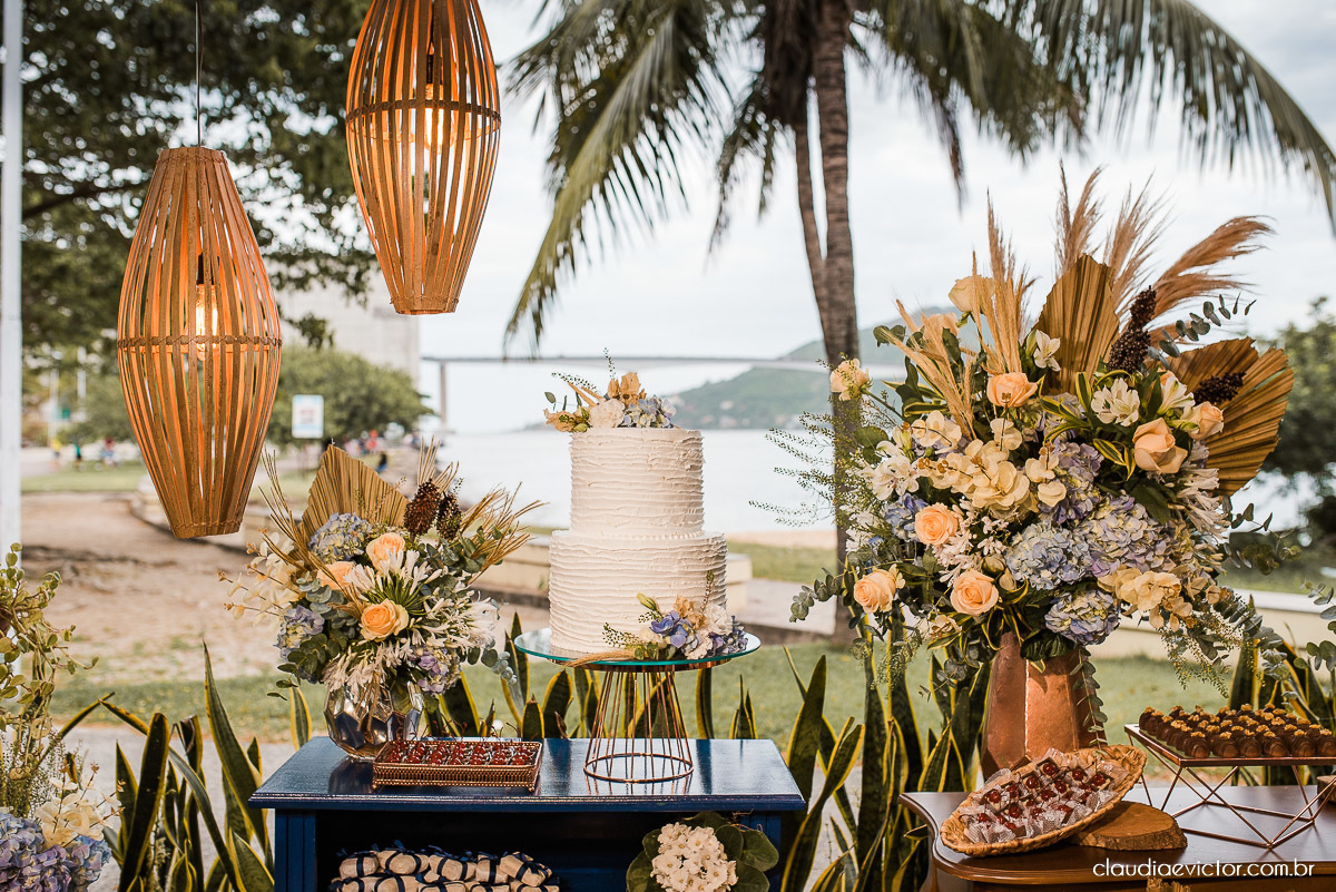 Casamento estilo mini wedding na praça do papa Gourmet noivo noiva casamento fotógrafo de casamento em vila velha fotógrafo de casamento em vitória fotógrafo de casamento espirito santo es vestido buquê decoração de casamento ao ar livre