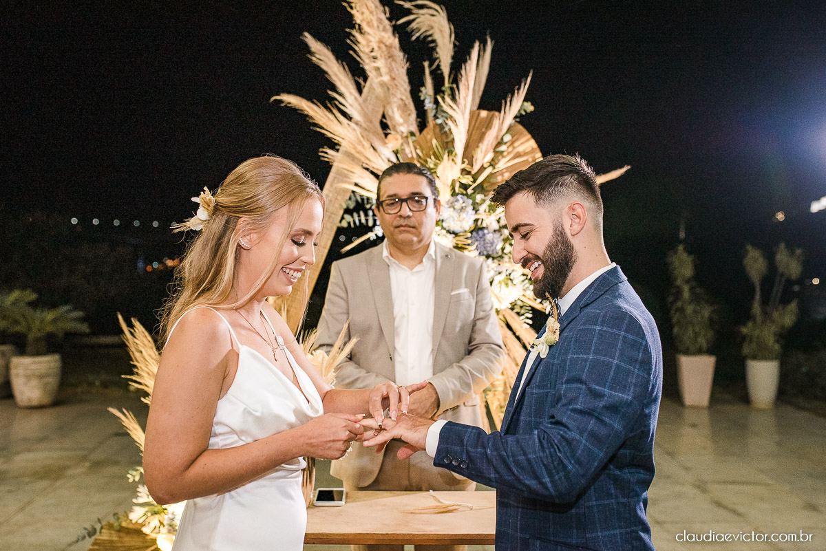 Casamento estilo mini wedding na praça do papa Gourmet noivo noiva casamento fotógrafo de casamento em vila velha fotógrafo de casamento em vitória fotógrafo de casamento espirito santo es vestido buquê decoração de casamento ao ar livre