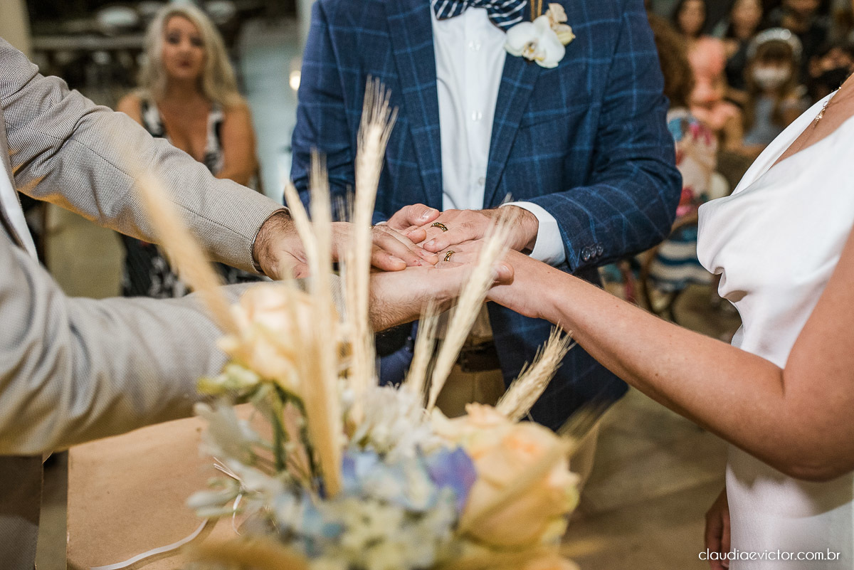 Casamento estilo mini wedding na praça do papa Gourmet noivo noiva casamento fotógrafo de casamento em vila velha fotógrafo de casamento em vitória fotógrafo de casamento espirito santo es vestido buquê decoração de casamento ao ar livre