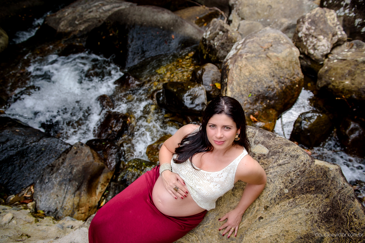 fotógrafos de gestante de Vila Velha com ensaio realizado em Alto Caparaó - MG com lindas fotos ao ar livre na floresta e na cachoeira das Andorinhas por fotógrafos de casamento de Vila Velha fotógrafos de casamento de Vitória Espirito Santo ES