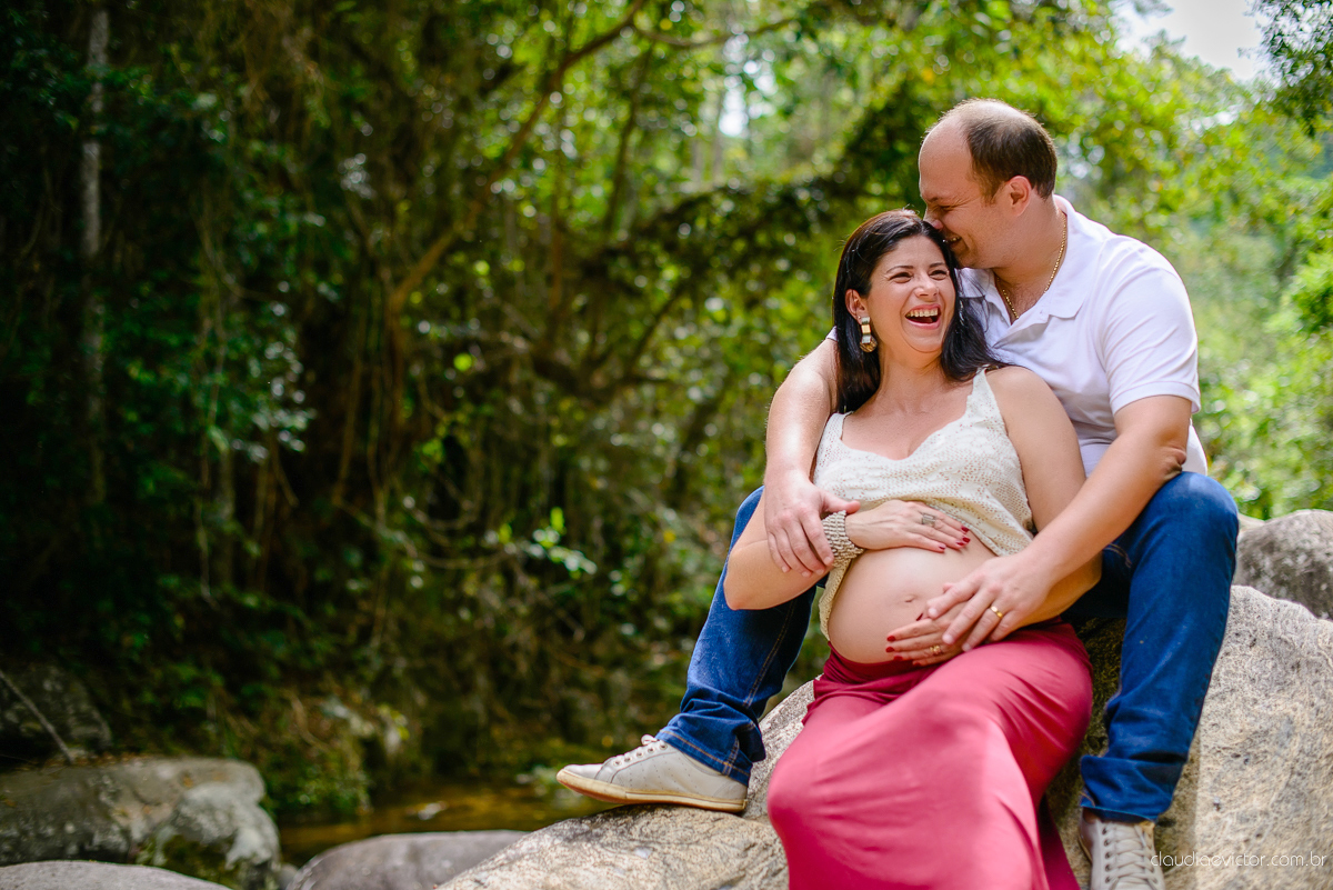 fotógrafos de gestante de Vila Velha com ensaio realizado em Alto Caparaó - MG com lindas fotos ao ar livre na floresta e na cachoeira das Andorinhas por fotógrafos de casamento de Vila Velha fotógrafos de casamento de Vitória Espirito Santo ES