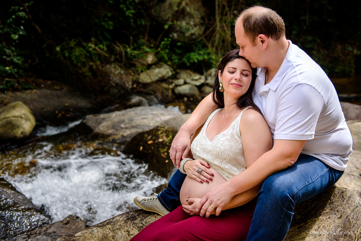 fotógrafos de gestante de Vila Velha com ensaio realizado em Alto Caparaó - MG com lindas fotos ao ar livre na floresta e na cachoeira das Andorinhas por fotógrafos de casamento de Vila Velha fotógrafos de casamento de Vitória Espirito Santo ES